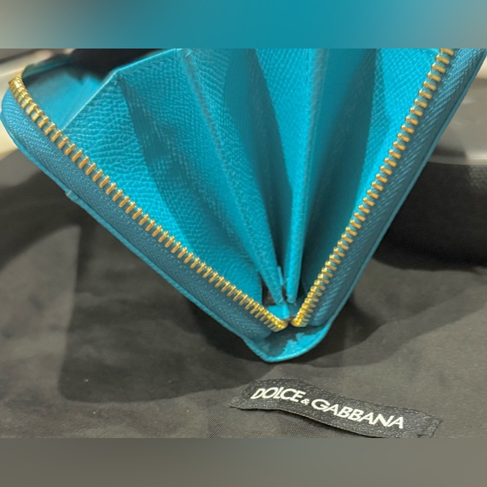 ❌❌sold❌❌Dolce & Gabbana Zip Around Wallet in Turquoise - Picture 7 of 14